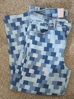 Women's Raw Hem Cropped Revice Jeans